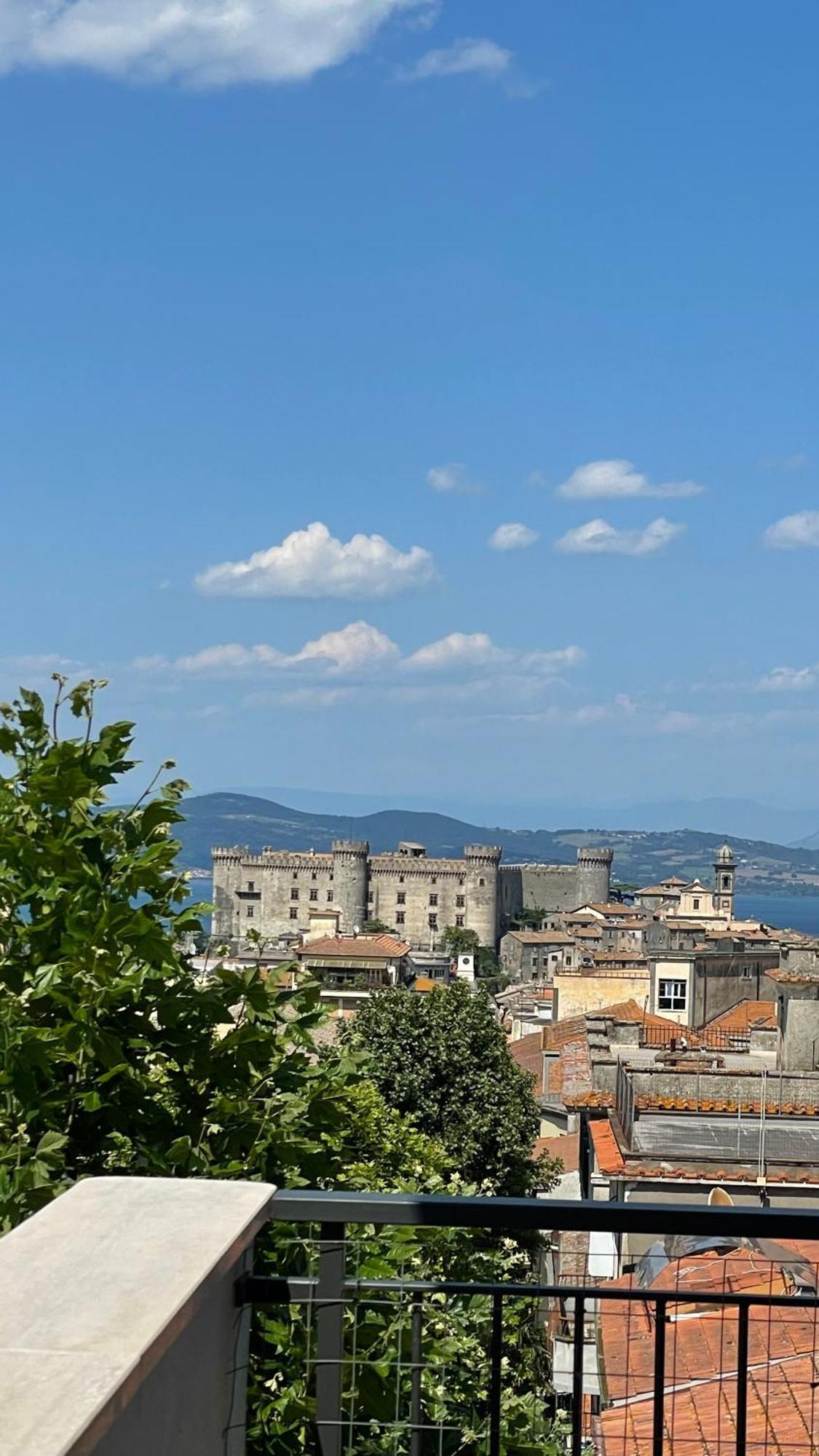 A Due Passi Dal Castello - Appartamento Con Vista Bracciano  Buitenkant foto